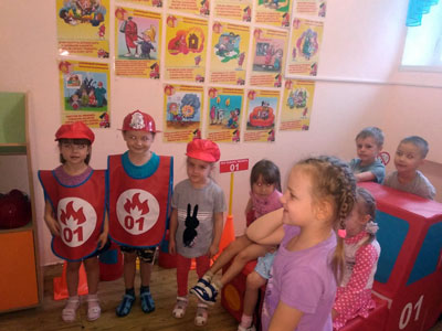 Студенты колледжа в детском саду Солнышко