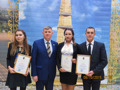 Награждение студентов КГК дипломами стипендиатов