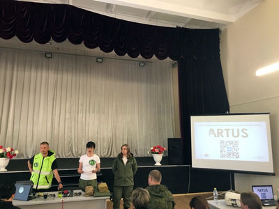 Поисково-спасательный отряд «ARTUS» провел встречу со студентами первого и второго курса