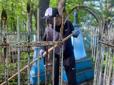 Акция по благоустройству мест захоронений героев Великой Отечественной войны