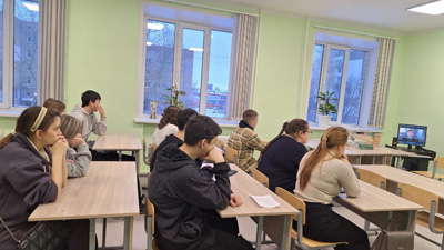 Торжественная церемония поднятия Государственных флагов