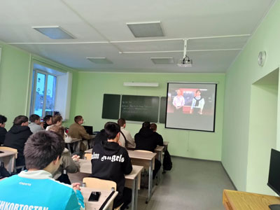 Учебная неделя в колледже началась