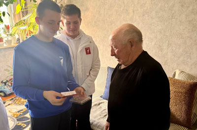 Вручили ветеранам памятные медали