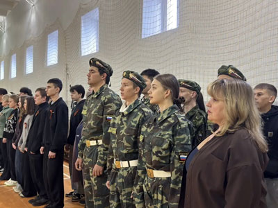 Церемония поднятия государственных флагов