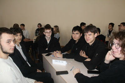 В колледже прошел праздничный антиквиз