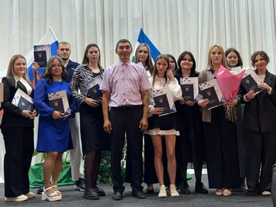 Выпускники получили дипломы о среднем профессиональном образовании
